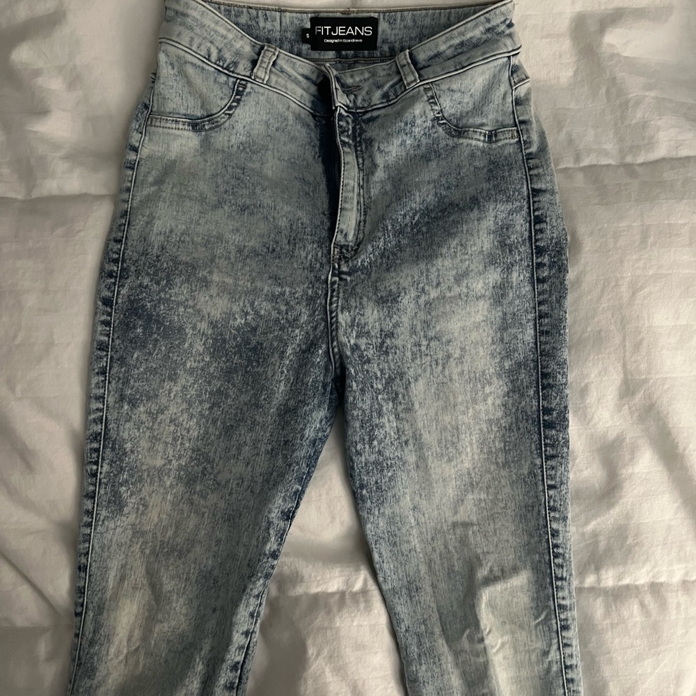 Women’s Fit Jeans size small for sale!